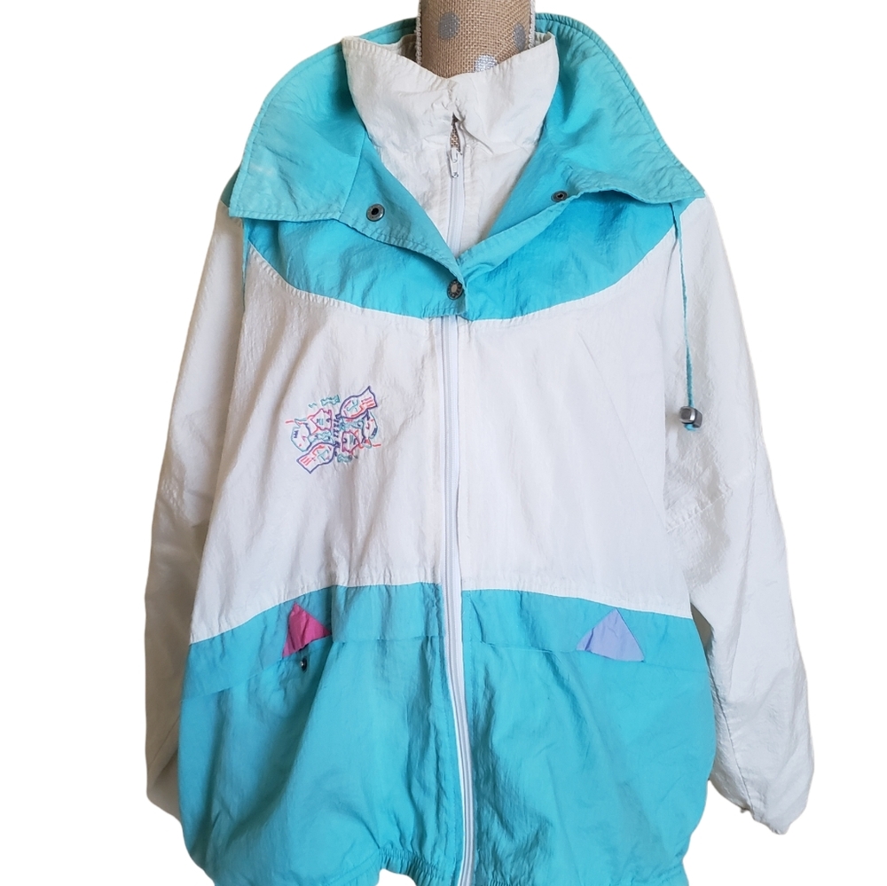 IZZI vintage Windbreaker 80s 90s style lightweight zip up jacket coat
